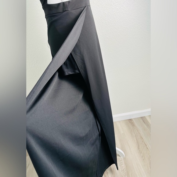 Lulu's Black Strapless Cutout Wide Leg Jumpsuit Size Medium - Picture 8 of 14